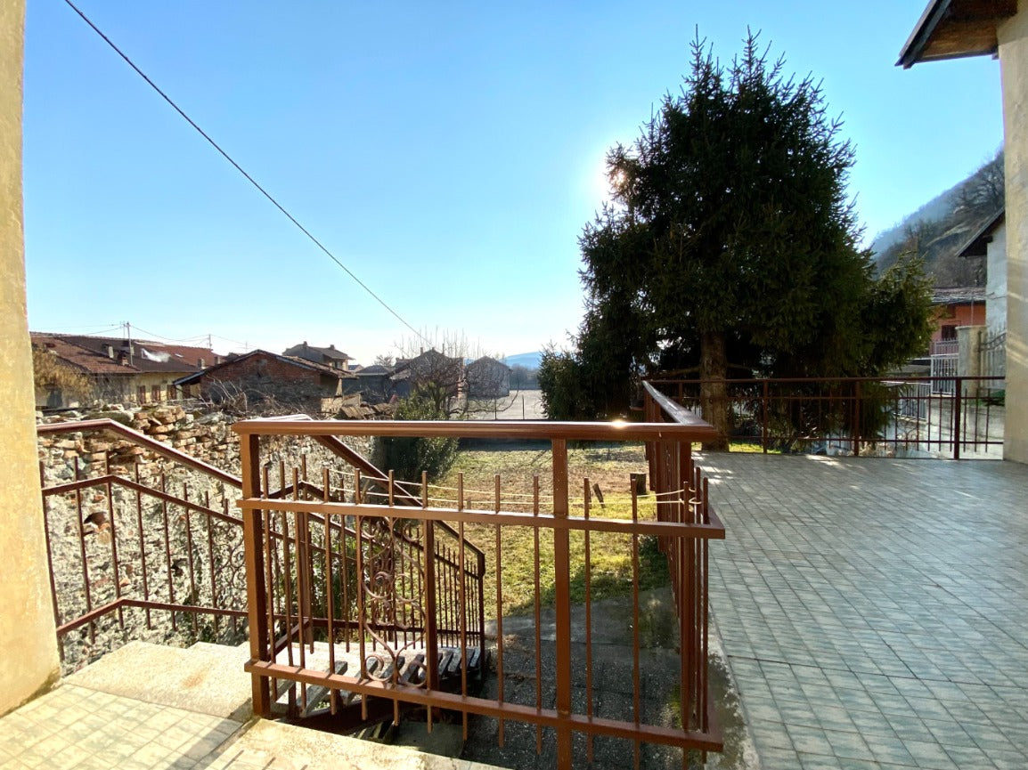 CASA INDIPENDENTE NEL CENTRO DI SANT'AMBROGIO DI TORINO