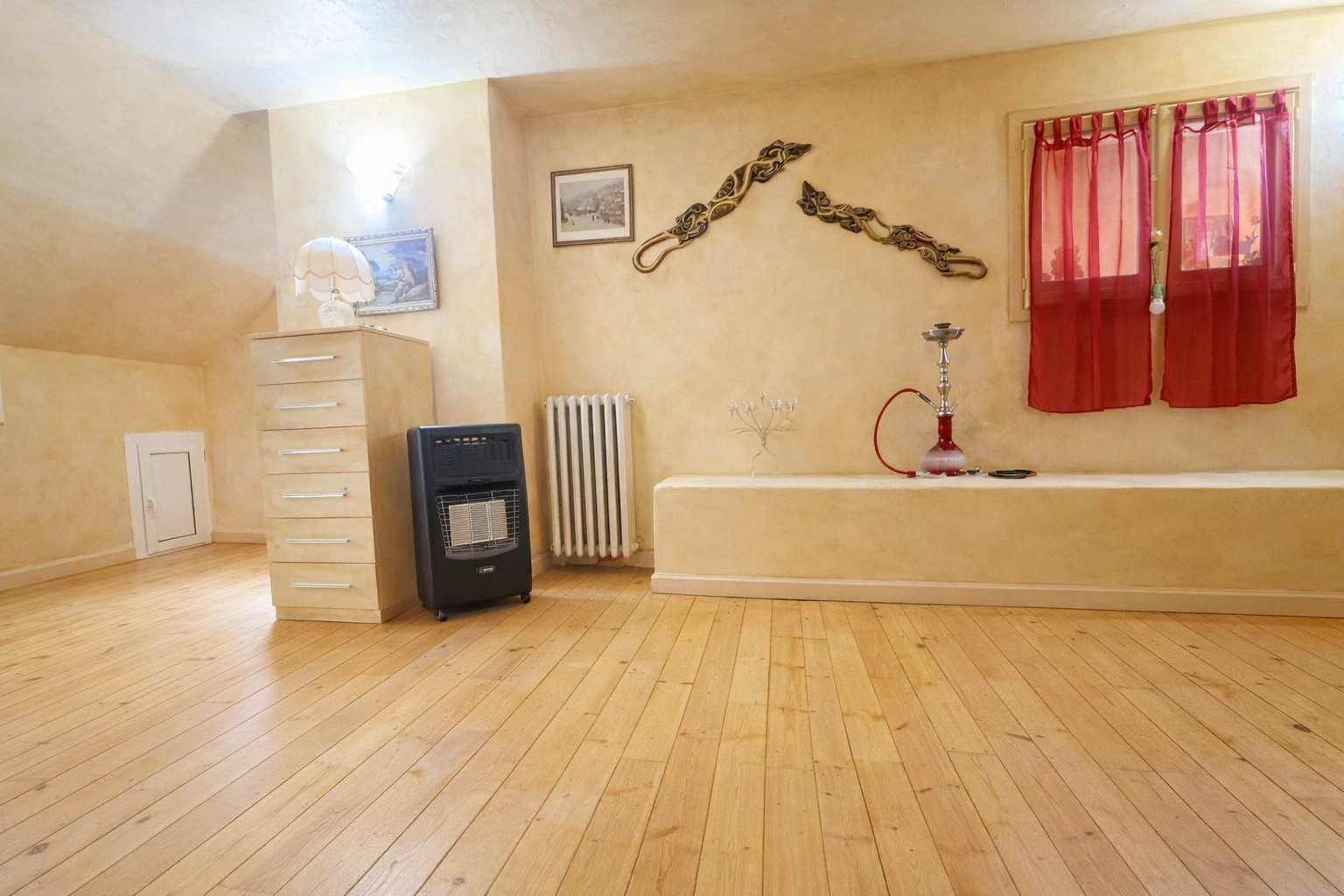 APPARTAMENTO IN TRIFAMILIARE