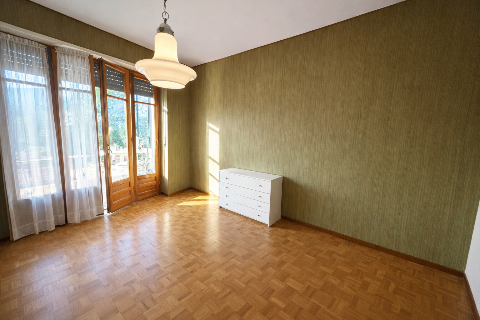 VILLA  BIFAMILIARE SITUATA AI CONFINI DI AVIGLIANA