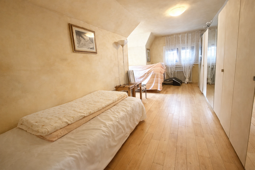 APPARTAMENTO IN TRIFAMILIARE