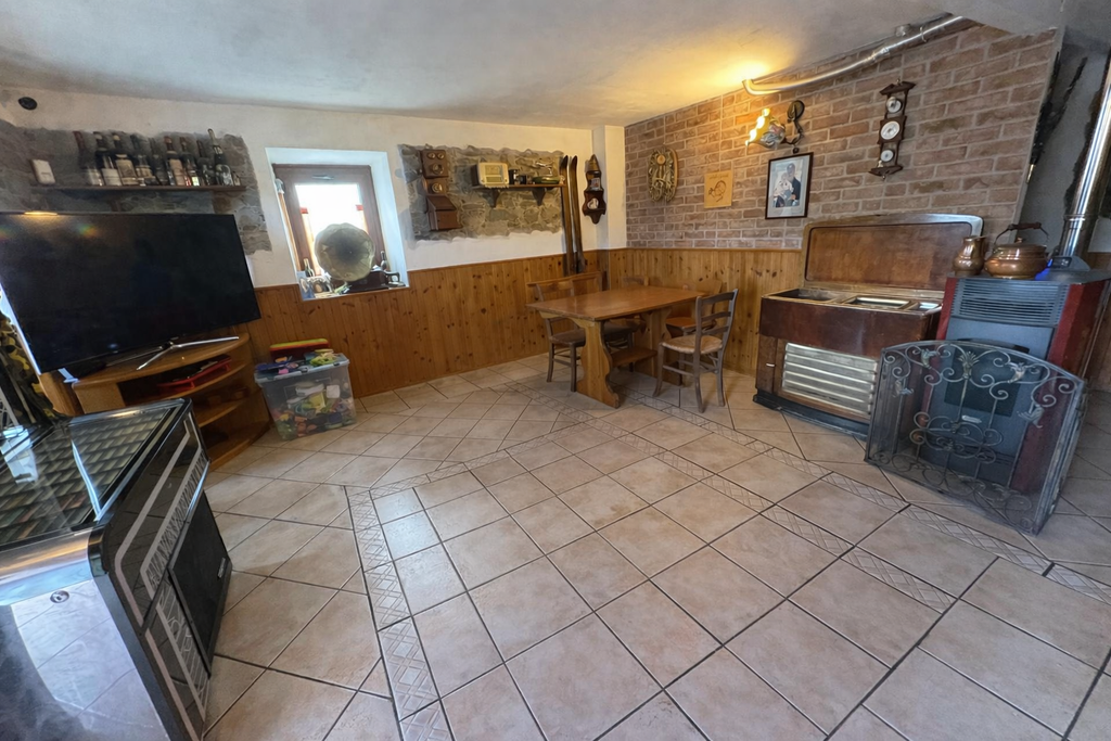 CASA SEMINDIPENDENTE GIAVENO