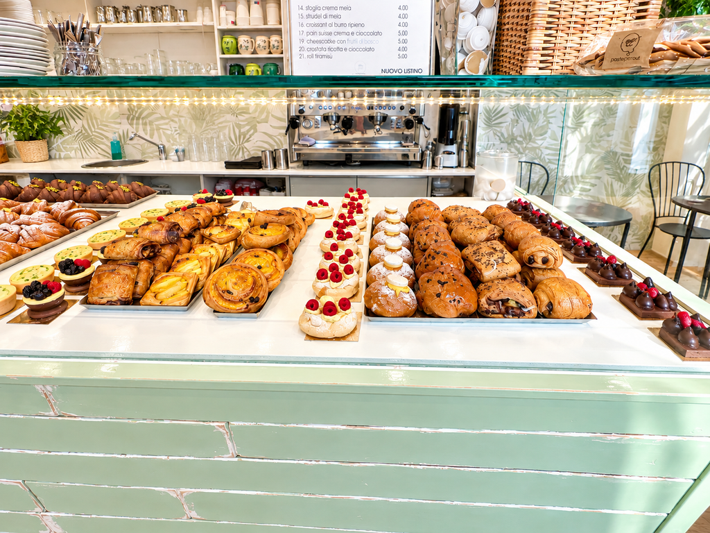 ATTIVITA' CAFFETTERIA PASTICCERIA  A RIVOLI