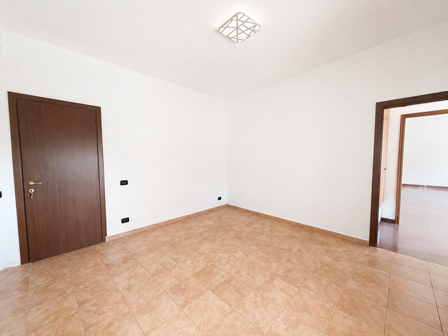 TRILOCALE CON TERRAZZO E BOX A CAPRIE