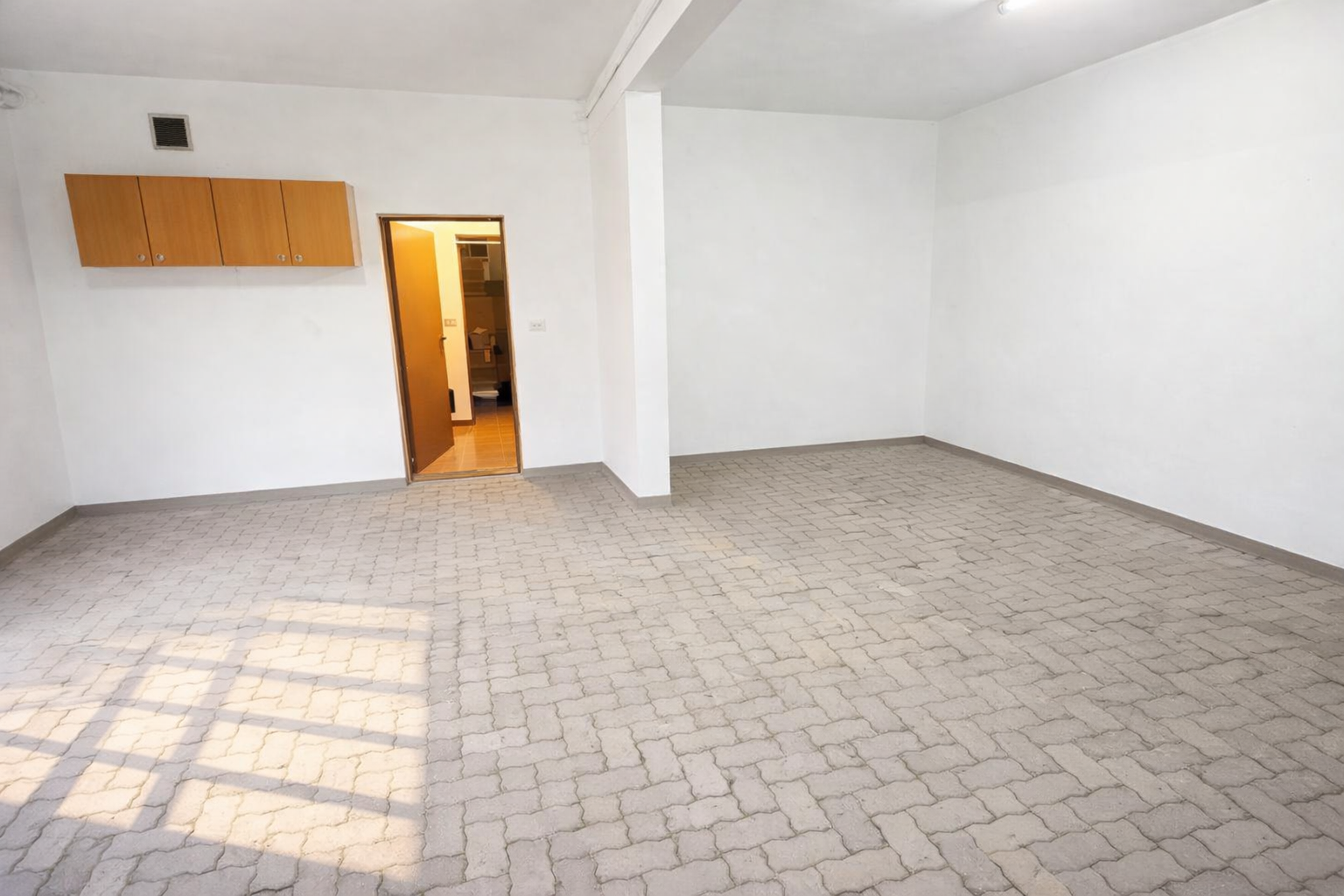 VILLA A SCHIERA CON GIARDINO PRIVATO E BOX DOPPIO