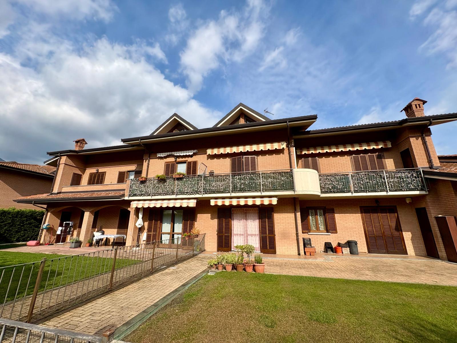 APPARTAMENTO CON BOX AUTO