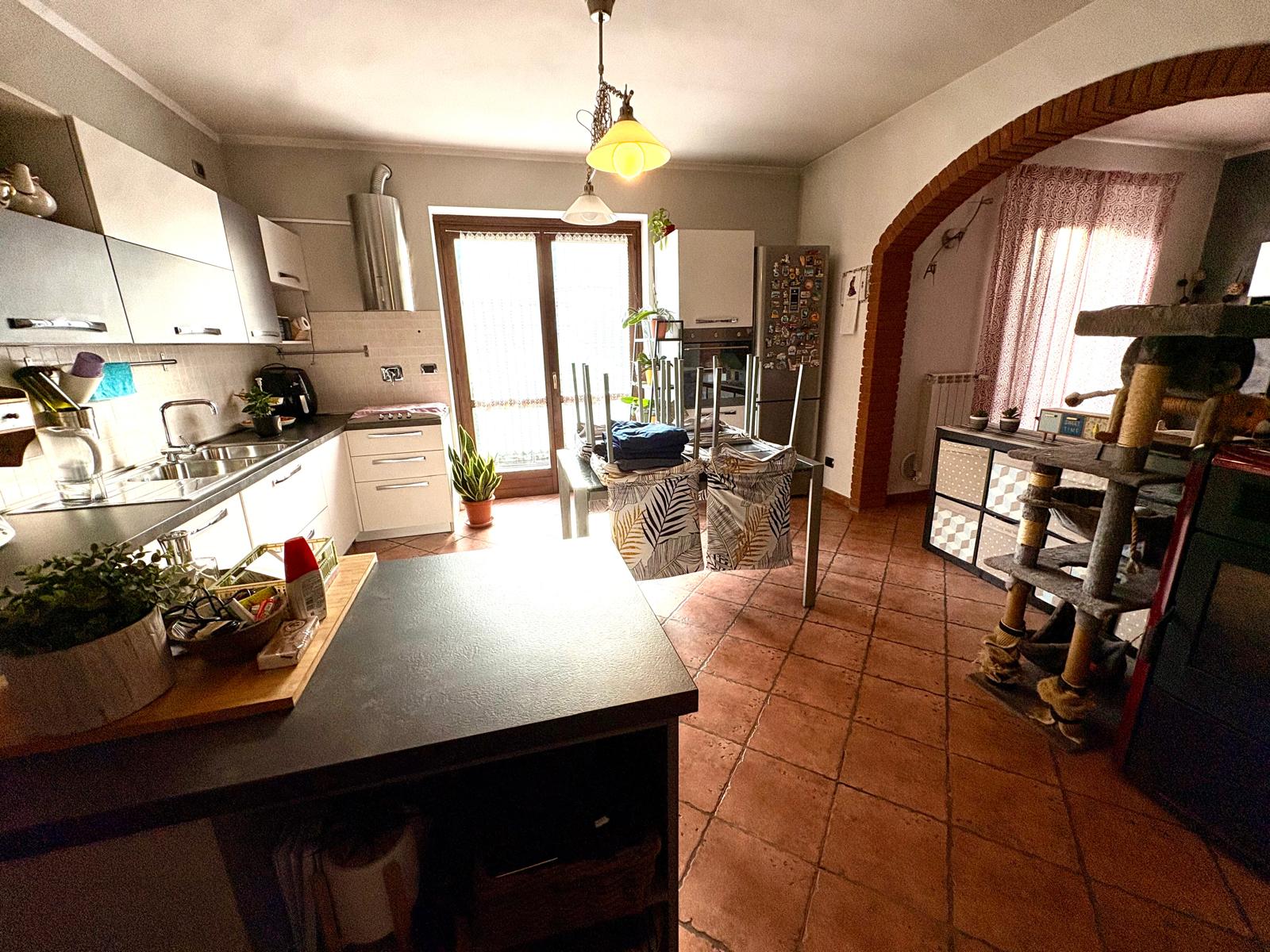 APPARTAMENTO CON BOX AUTO