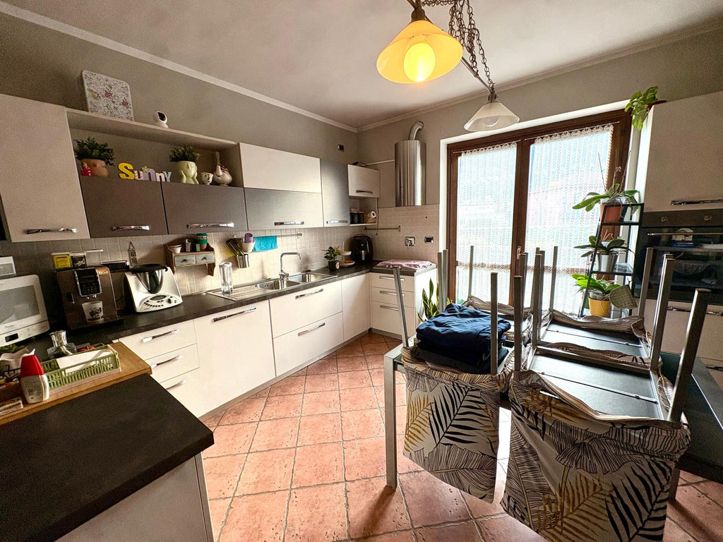 APPARTAMENTO CON BOX AUTO