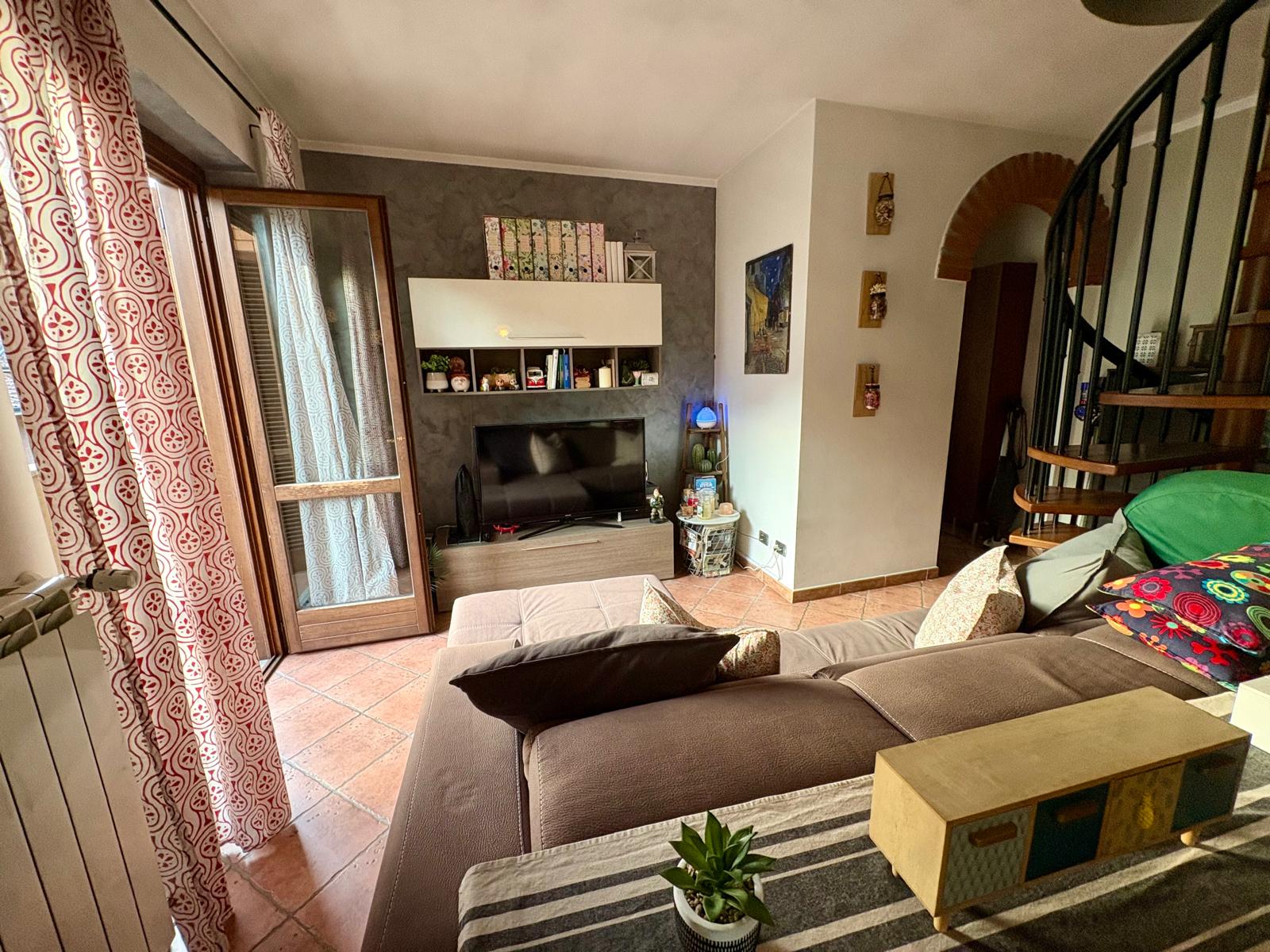 APPARTAMENTO CON BOX AUTO