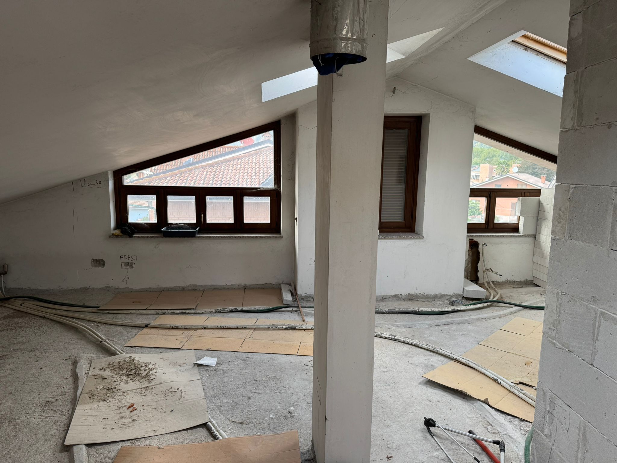 APPARTAMENTO CON BOX AUTO