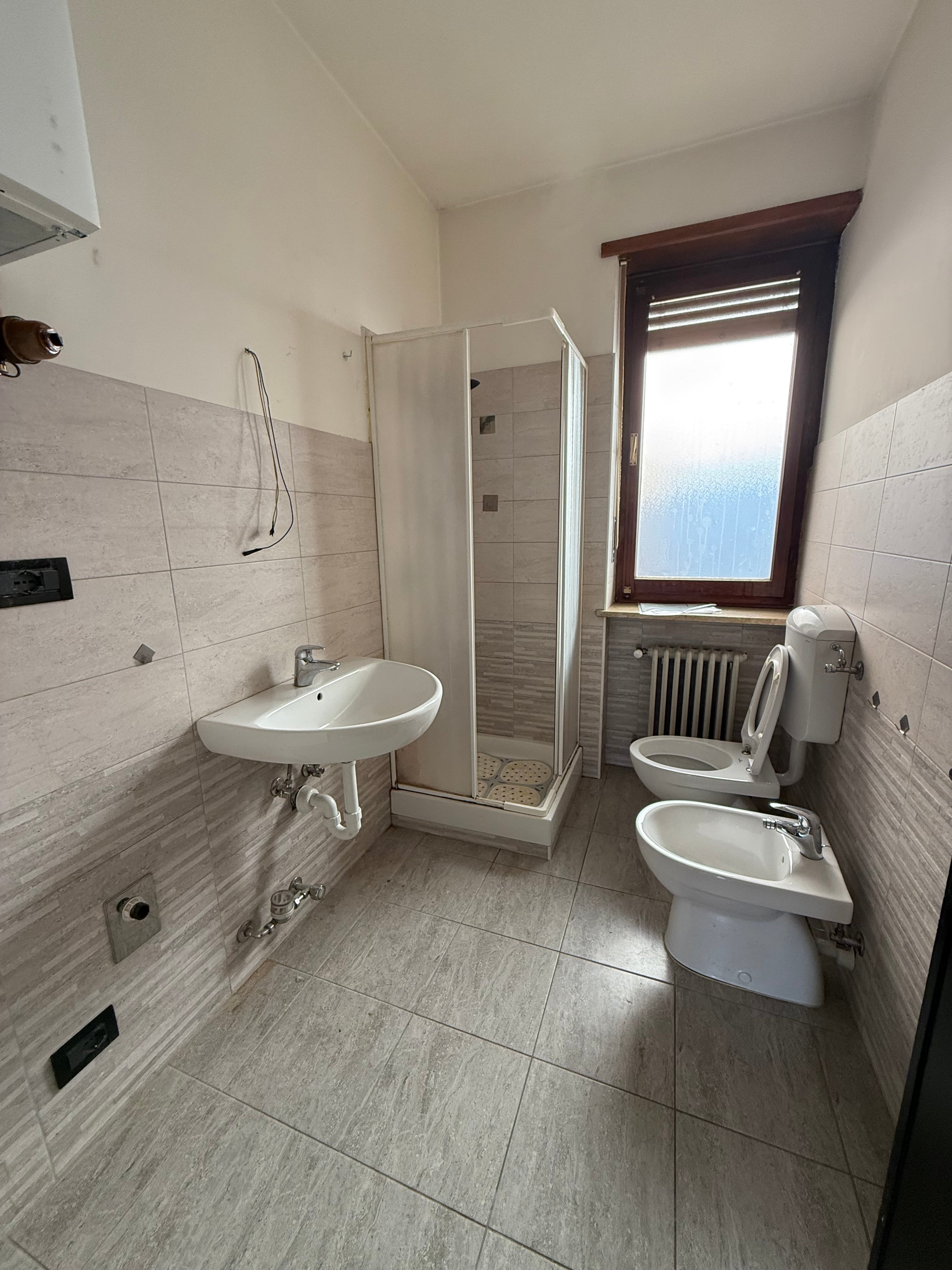 QUADRILOCALE IN AFFITTO