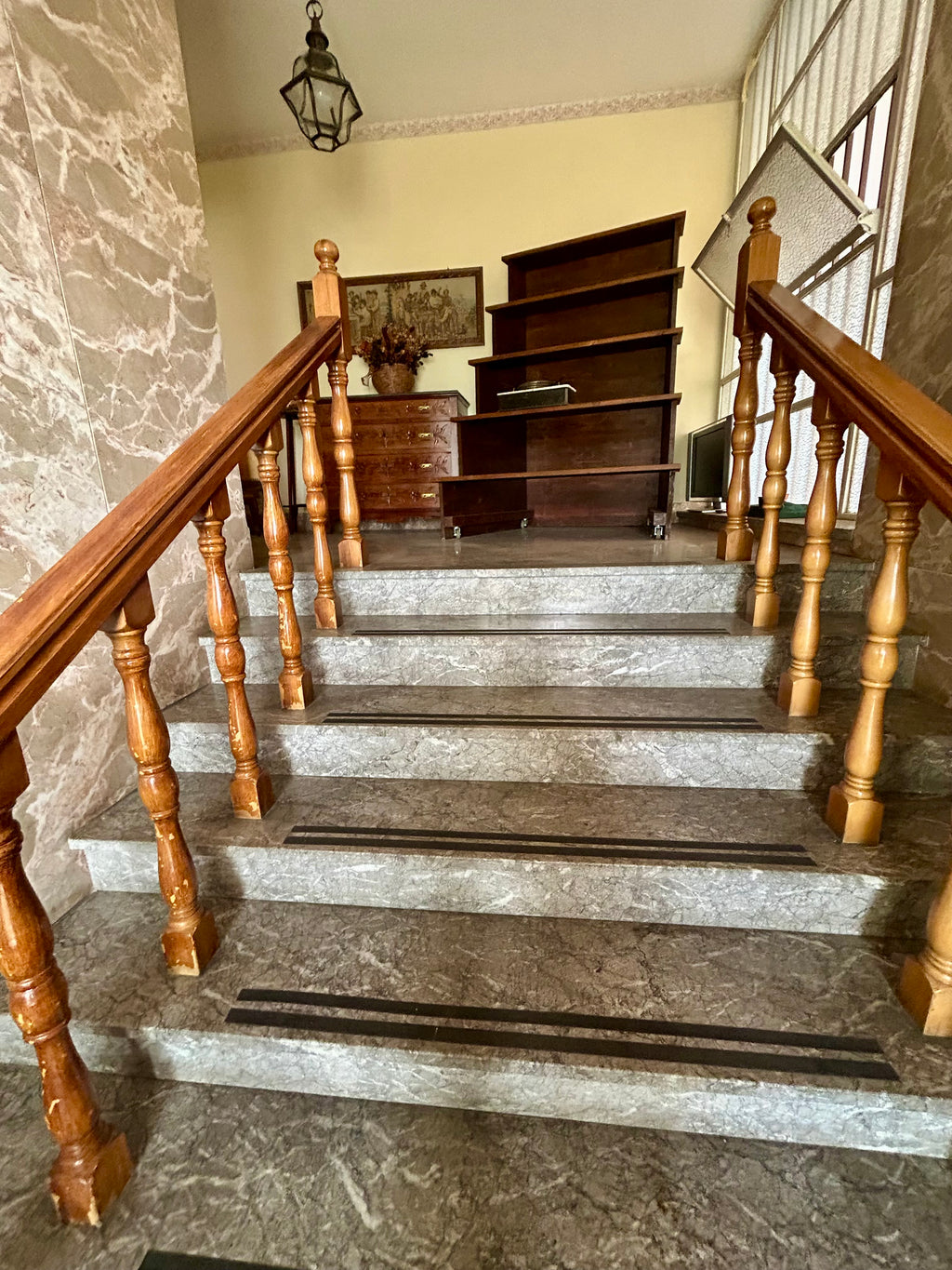 VILLA  BIFAMILIARE SITUATA AI CONFINI DI AVIGLIANA