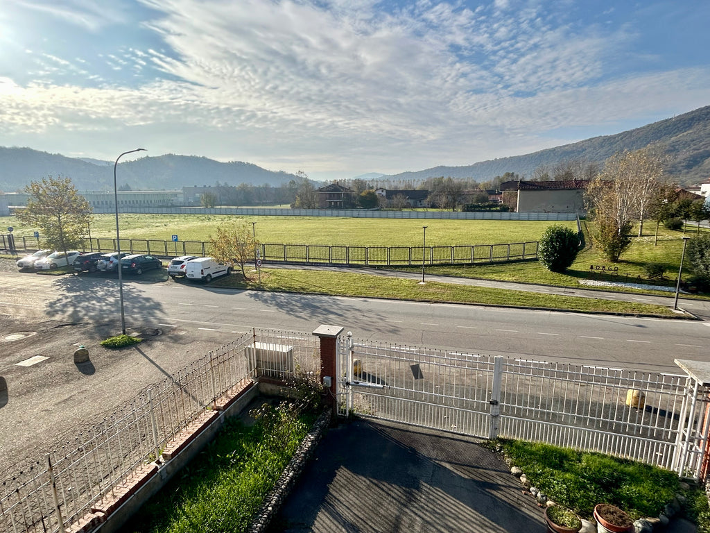 VILLA  BIFAMILIARE SITUATA AI CONFINI DI AVIGLIANA