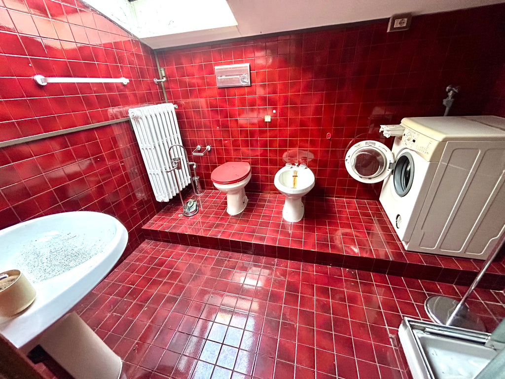 VILLA  BIFAMILIARE SITUATA AI CONFINI DI AVIGLIANA