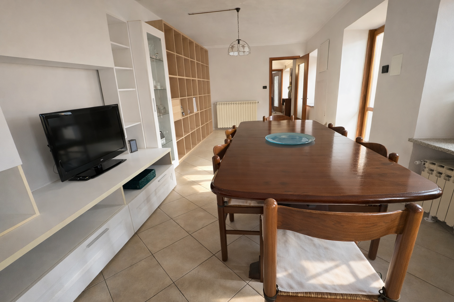 CASA SEMINDIPENDENTE CON BOX AUTO IN CENTRO STORICO