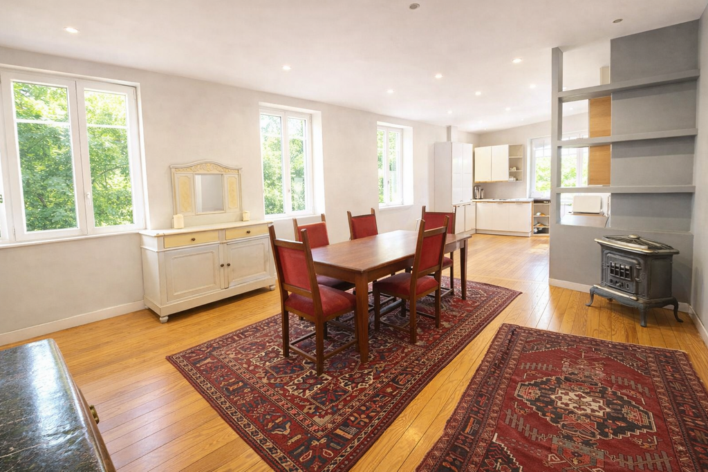 APPARTAMENTO IN TRIFAMILIARE