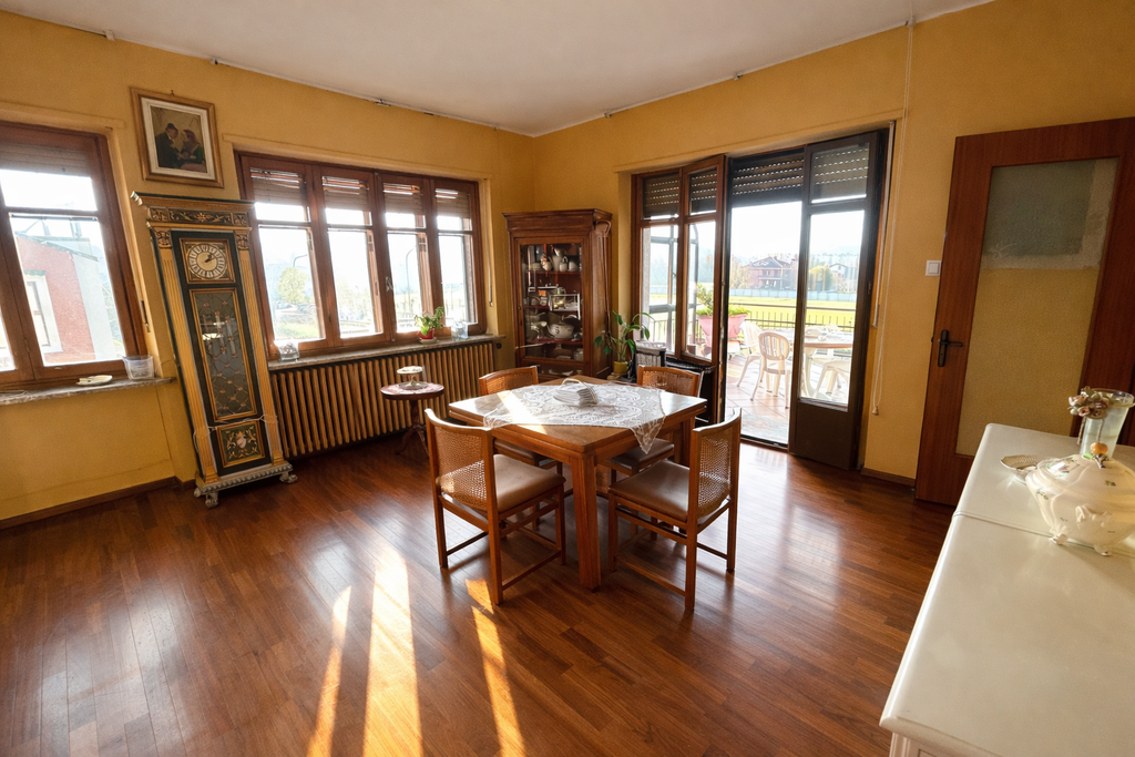 VILLA  BIFAMILIARE SITUATA AI CONFINI DI AVIGLIANA