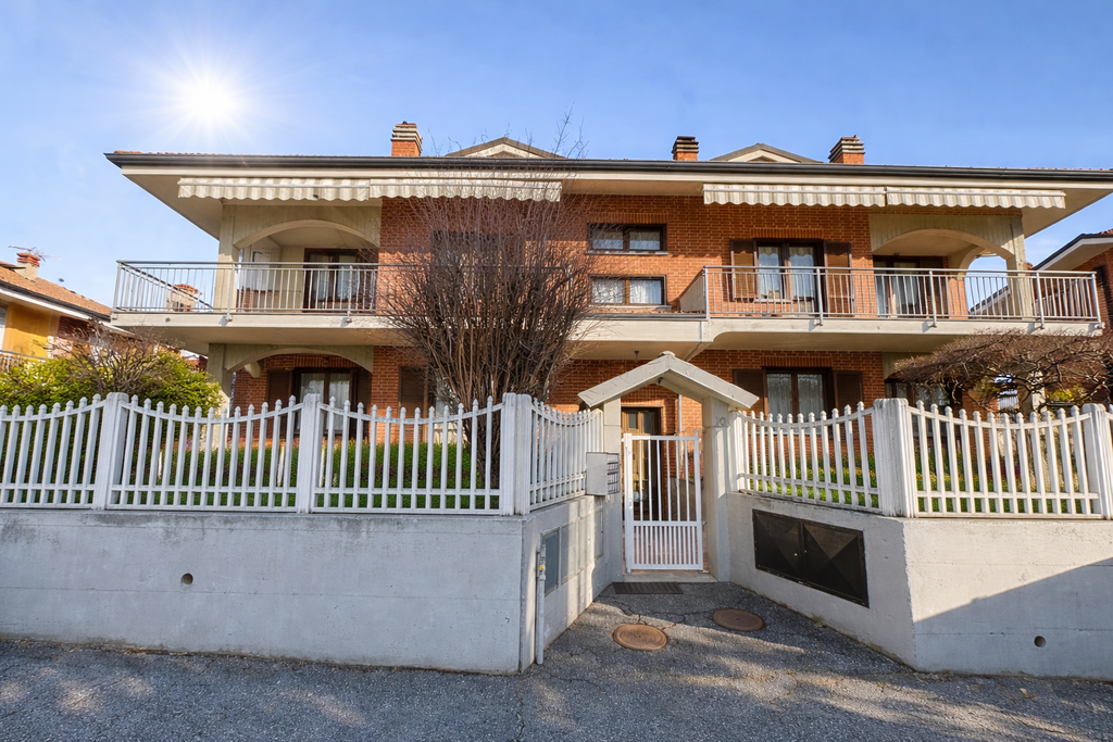 APPARTAMENTO CON GIARDINO PRIVATO