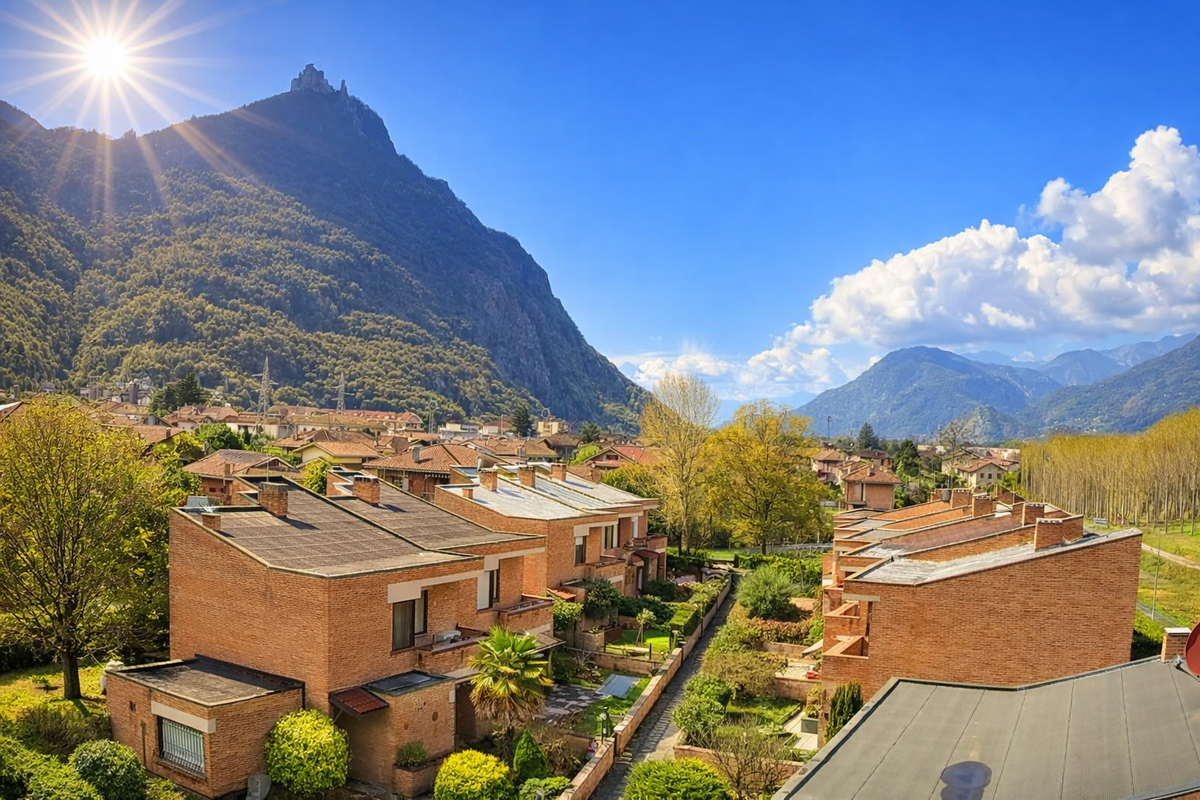 VILLA A SCHIERA CON GIARDINO PRIVATO E BOX DOPPIO