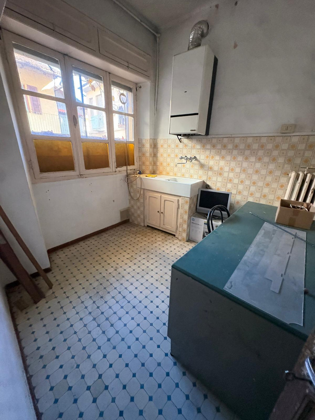 NEGOZIO IN AFFITTO A SANT'AMBROGIO