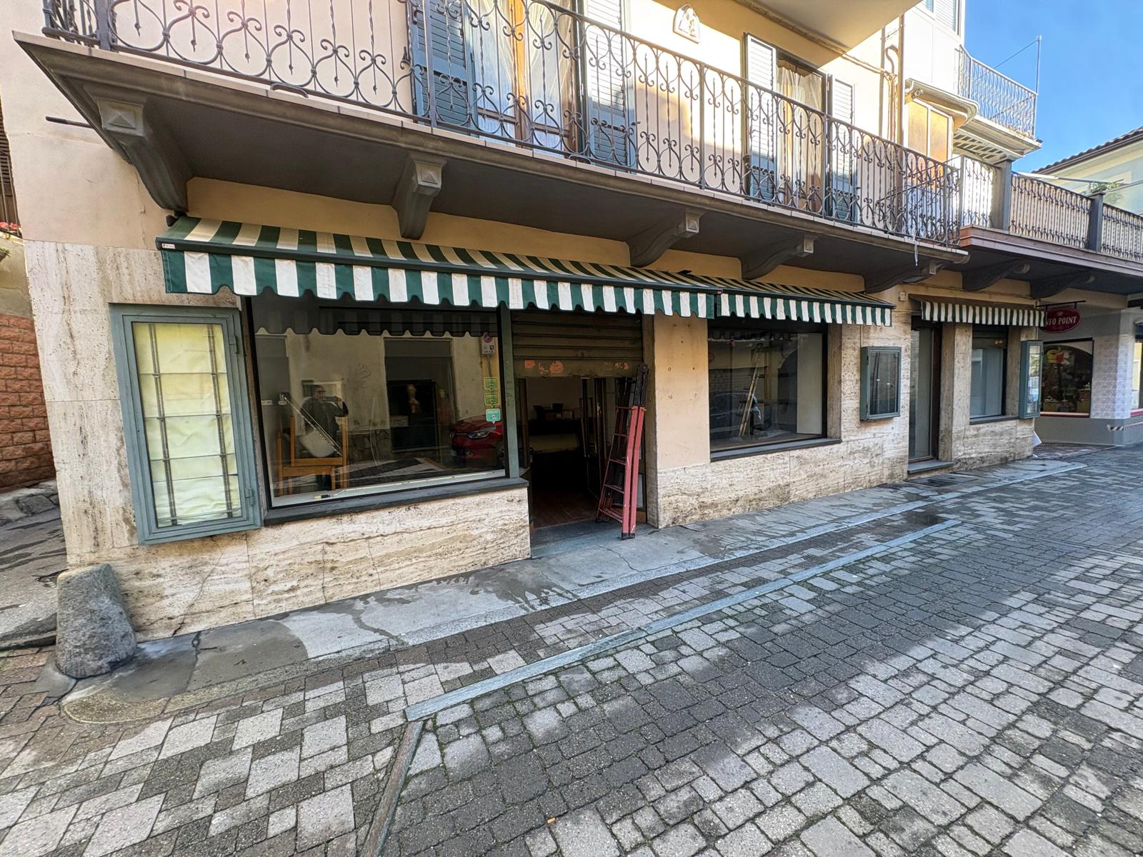 NEGOZIO IN AFFITTO A SANT'AMBROGIO