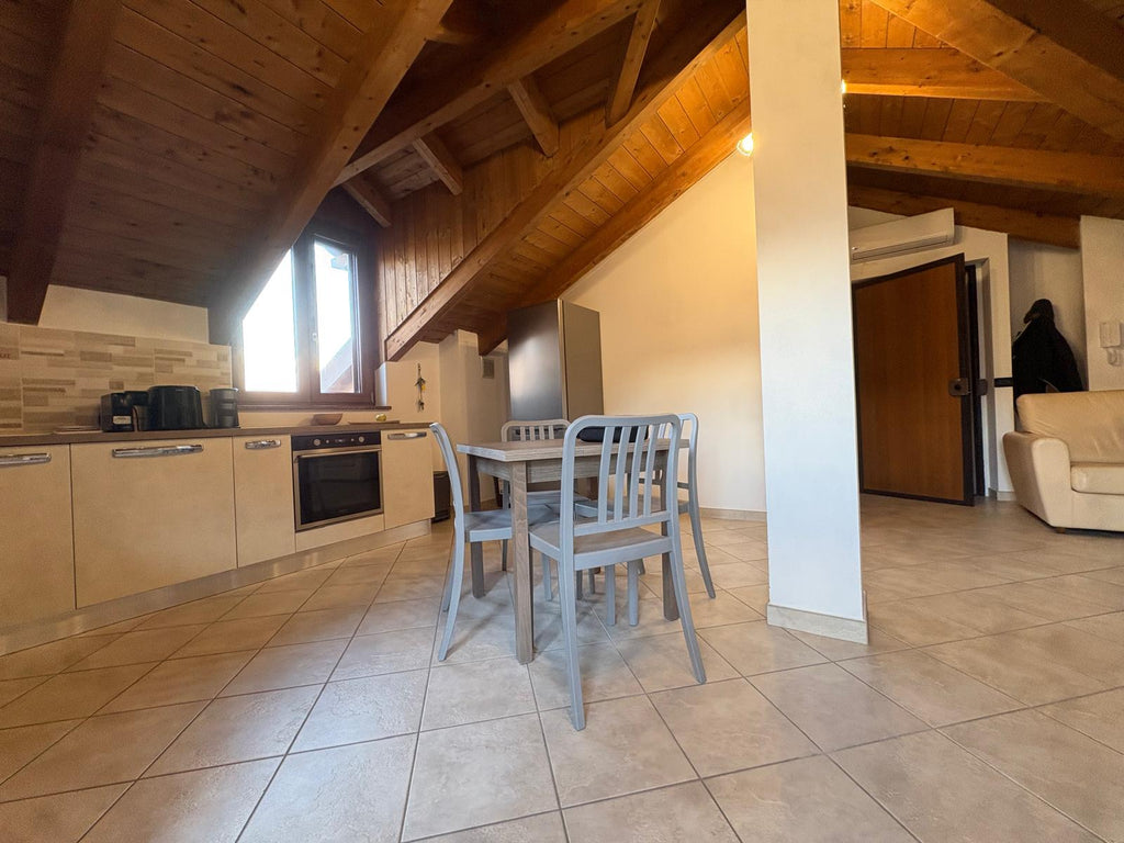 APPARTAMENTO IN  AFFITTO AL TERZO PIANO