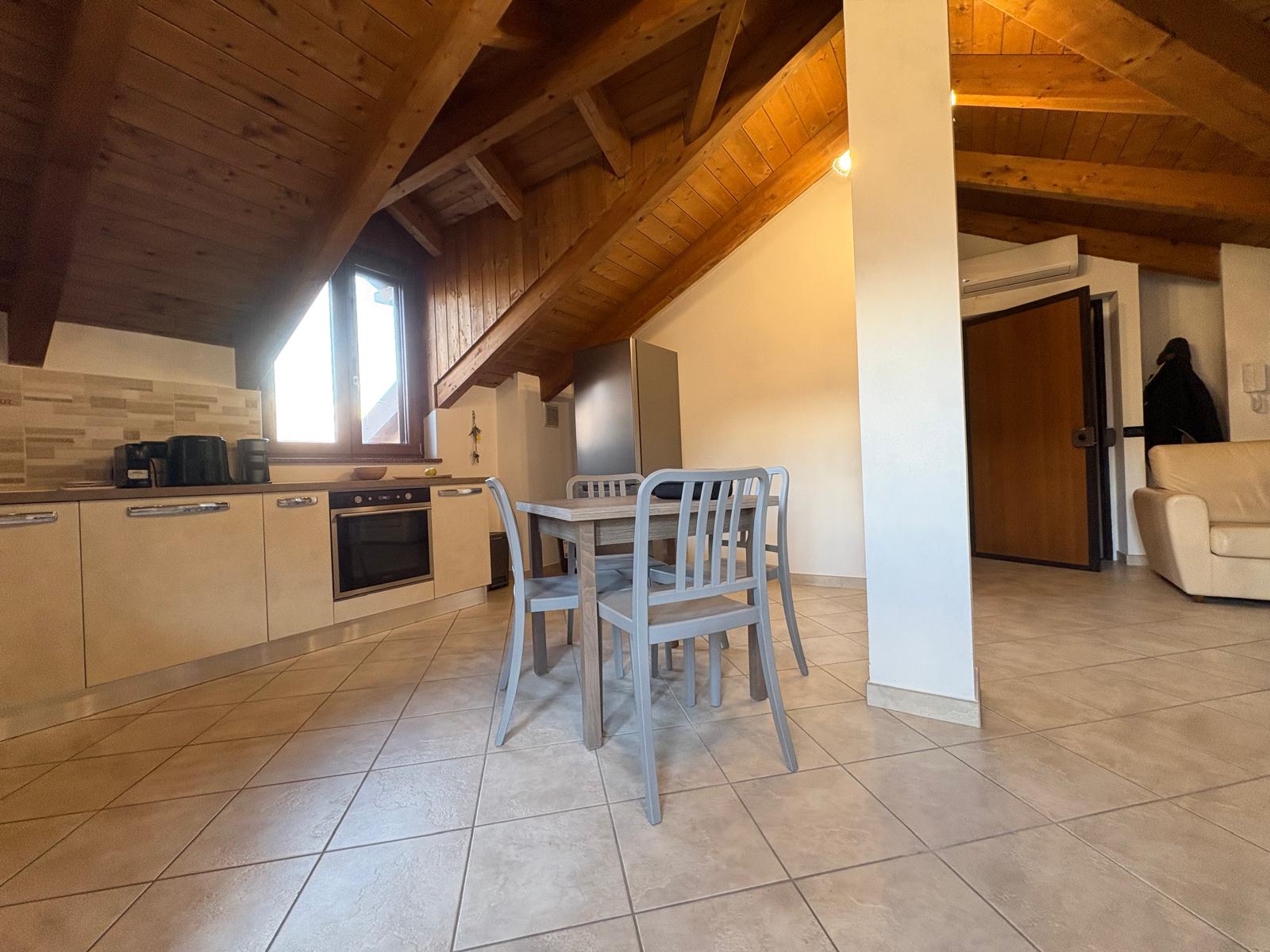 APPARTAMENTO IN  AFFITTO AL TERZO PIANO