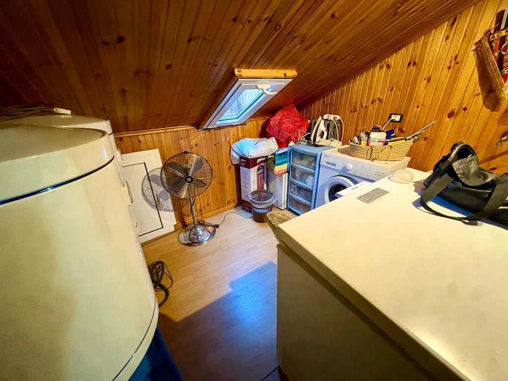 APPARTAMENTO IN TRIFAMILIARE