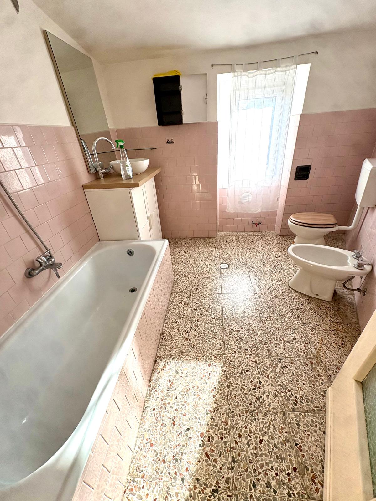 CASA INDIPENDENTE NEL CENTRO DI SANT'AMBROGIO DI TORINO