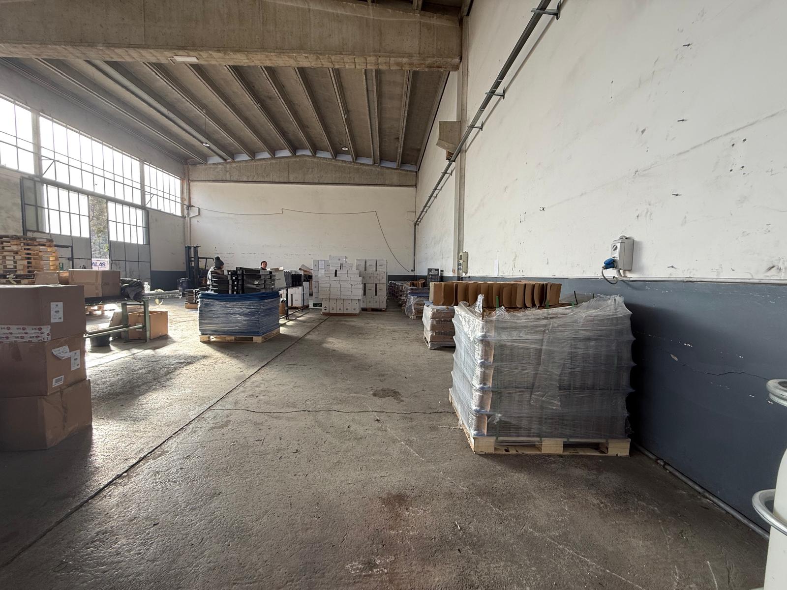 CAPANNONE INDUSTRIALE / ARTIGIANALE – 652 MQ CON AREA ESTERNA