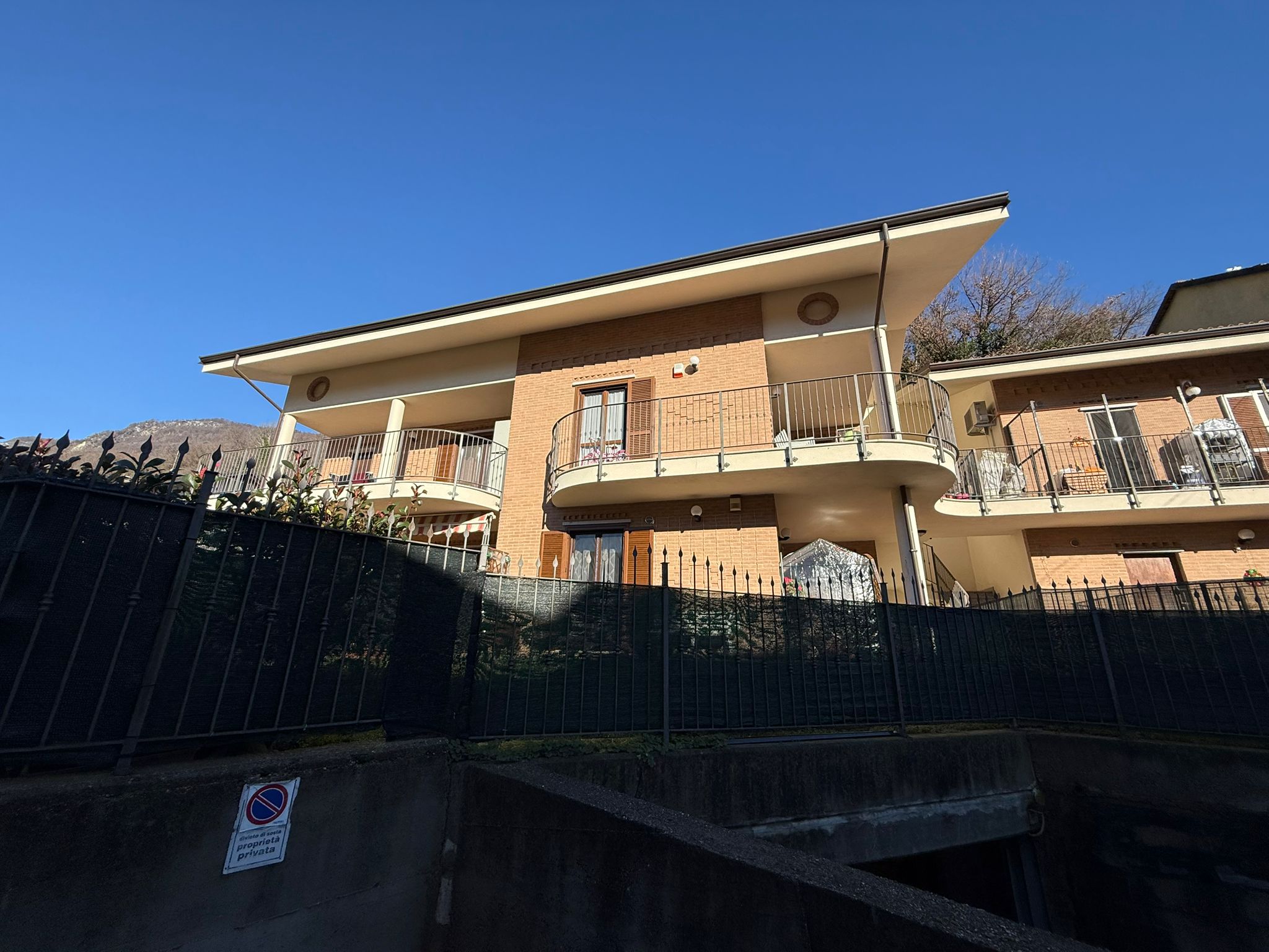 APPARTAMENTO CON TERRAZZO