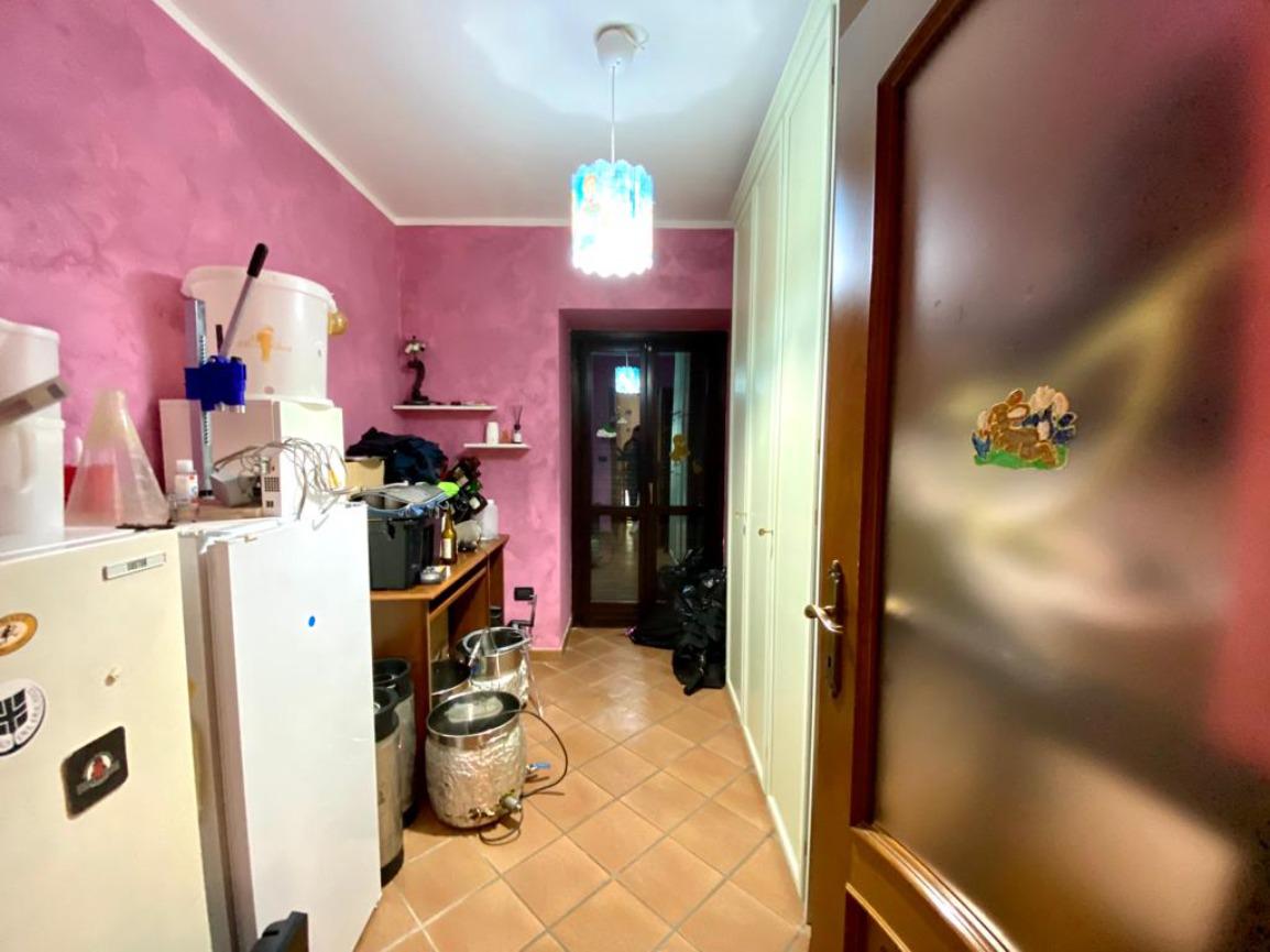 CASA SEMINDIPENDENTE COMPLETAMENTE RISTRUTTURATA