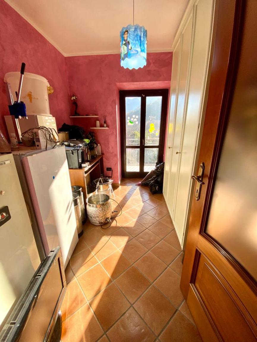 CASA SEMINDIPENDENTE COMPLETAMENTE RISTRUTTURATA