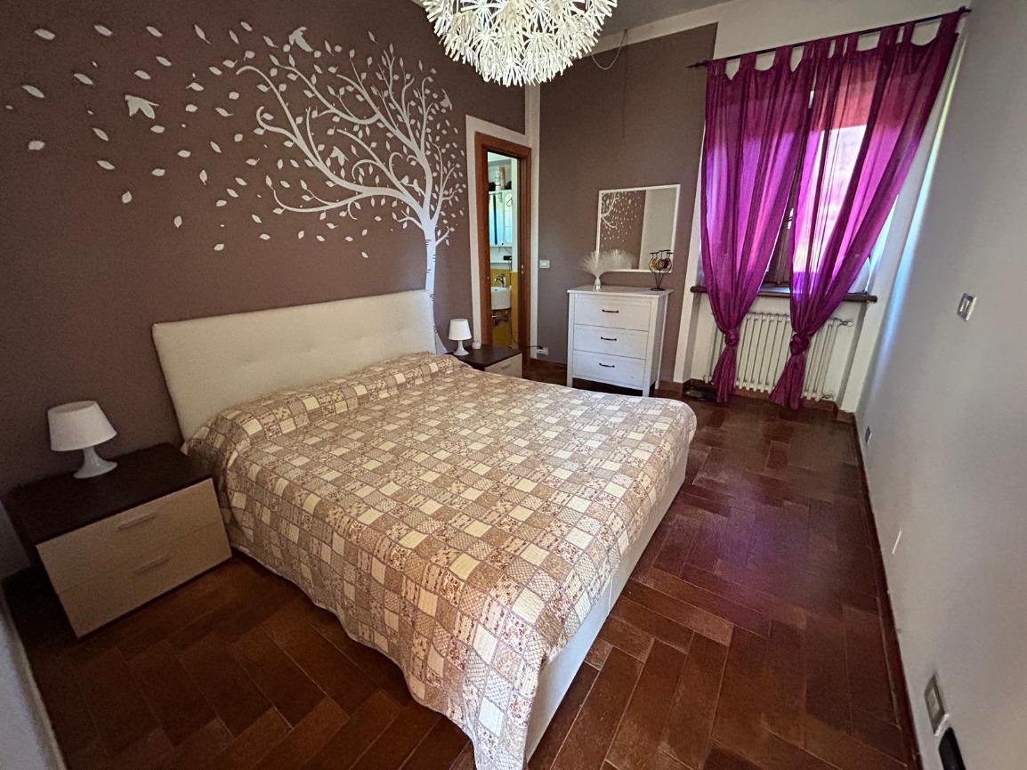 VILLA SU TRE LATI  A SANT'AMBROGIO