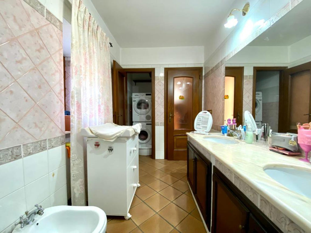 CASA SEMINDIPENDENTE COMPLETAMENTE RISTRUTTURATA