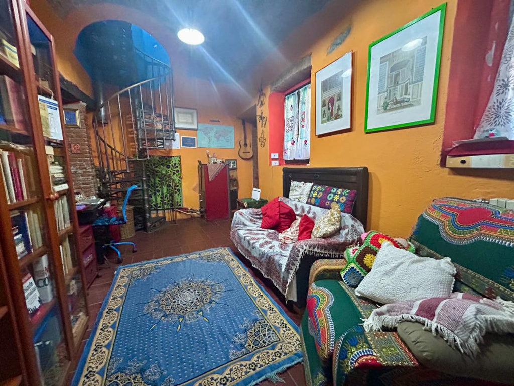 CASA SEMINDIPENDENTE NEL CUORE DEL CENTRO STORICO