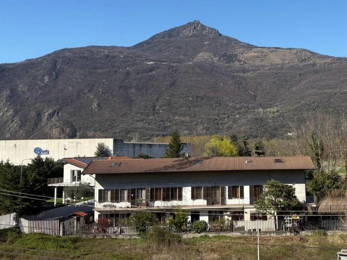 VILLA BIFAMILIARE LIBERA SU 4 LATI A SANT'AMBROGIO DI TORINO