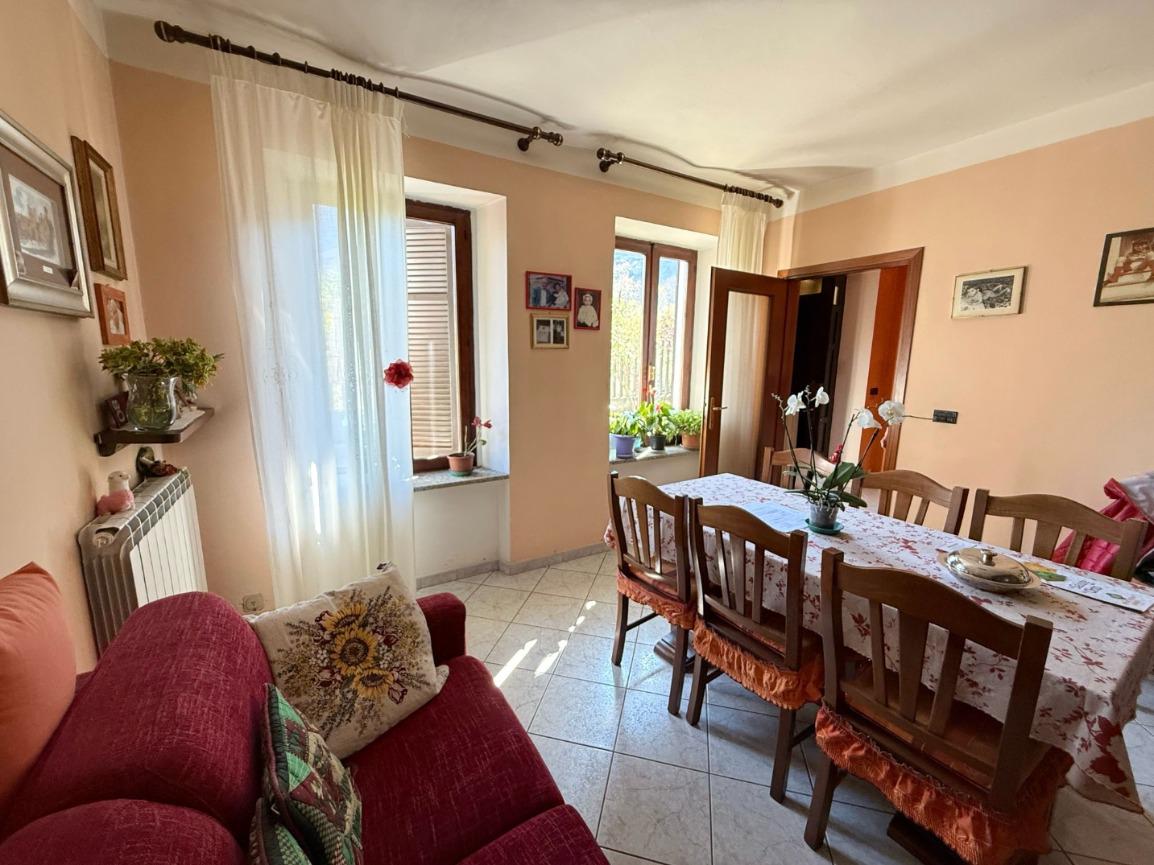 VILLA BIFAMILIARE LIBERA SU 4 LATI A SANT'AMBROGIO DI TORINO