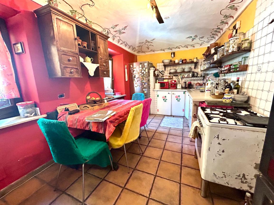 CASA SEMINDIPENDENTE NEL CUORE DEL CENTRO STORICO