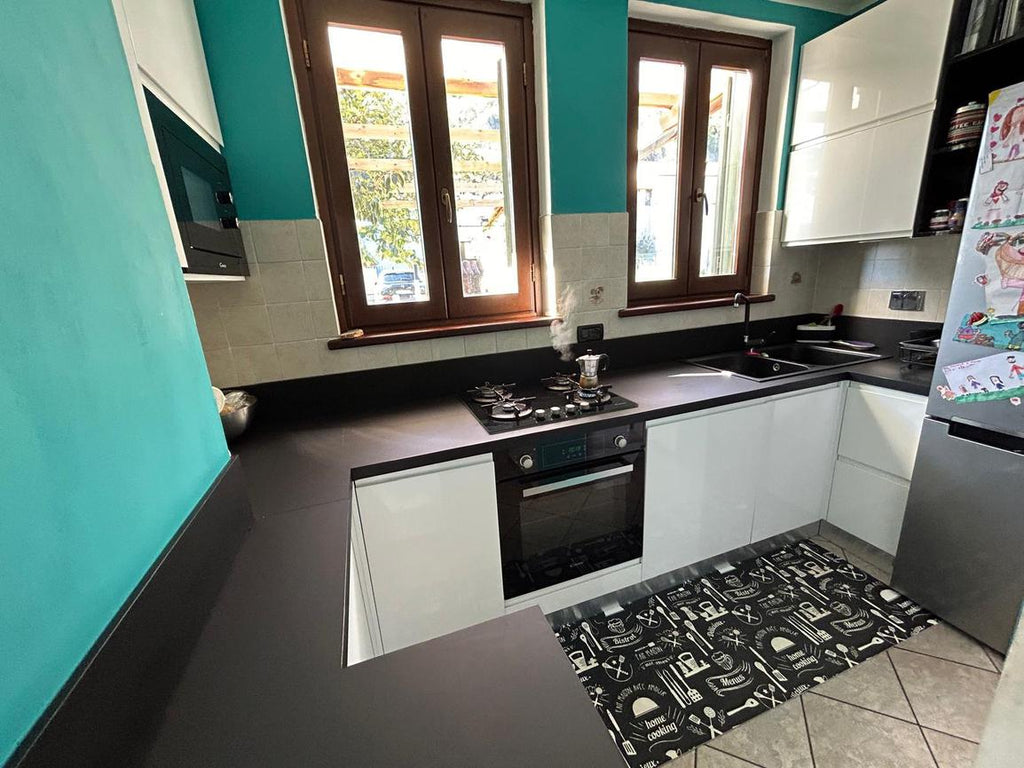 VILLA SU TRE LATI  A SANT'AMBROGIO