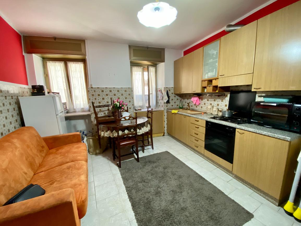 CASA SEMINDIPENDENTE  NEL CUORE DI SANT'AMBROGIO