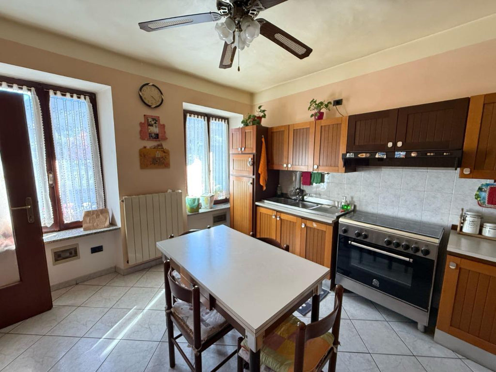 VILLA BIFAMILIARE LIBERA SU 4 LATI A SANT'AMBROGIO DI TORINO