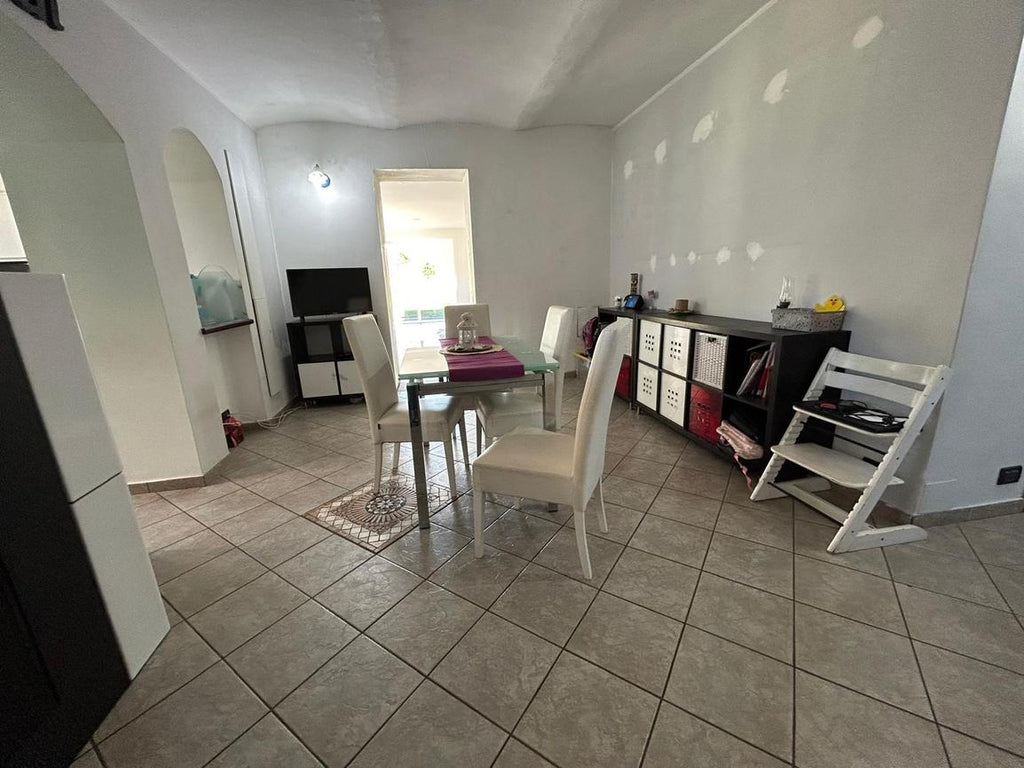 VILLA SU TRE LATI  A SANT'AMBROGIO