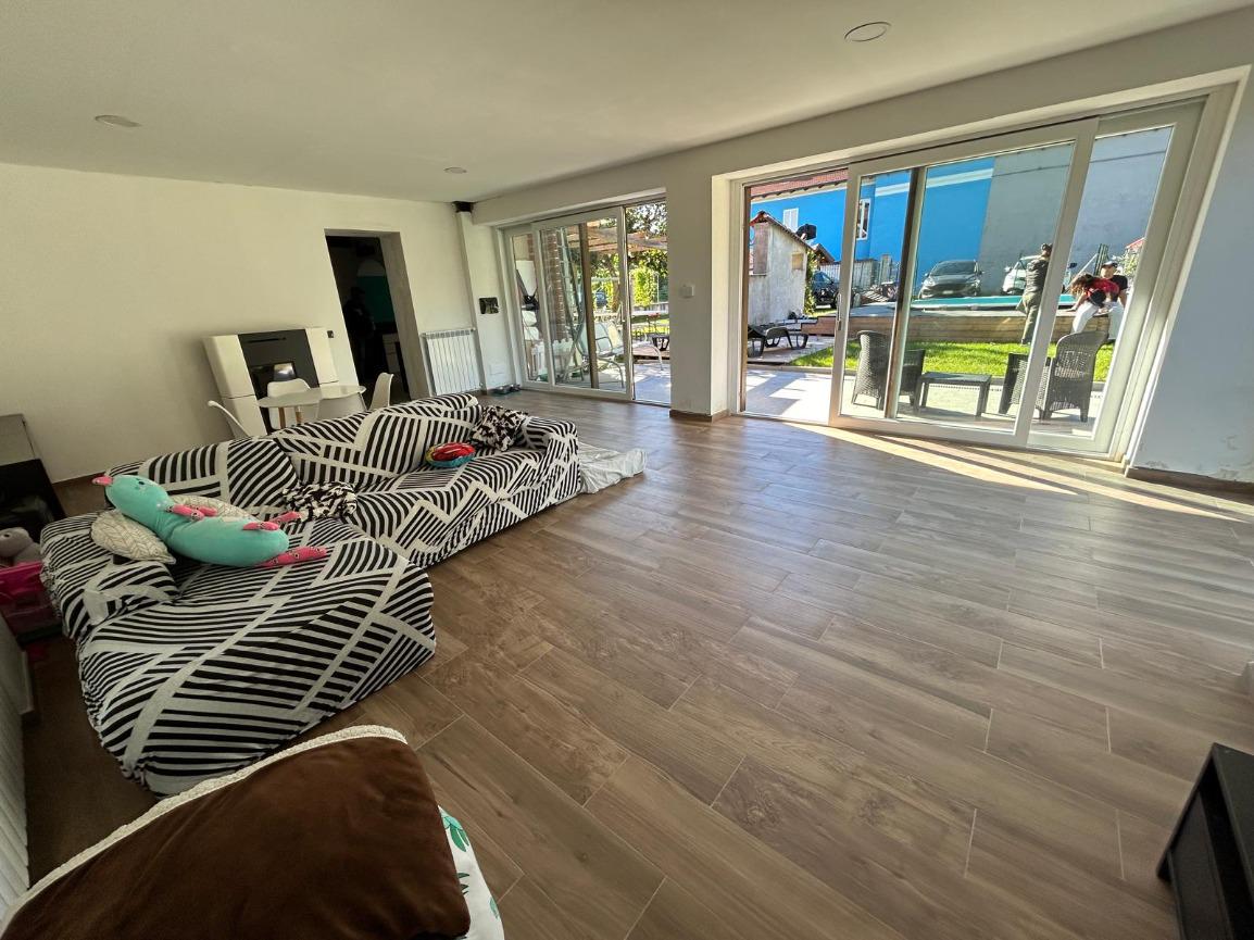 VILLA SU TRE LATI  A SANT'AMBROGIO