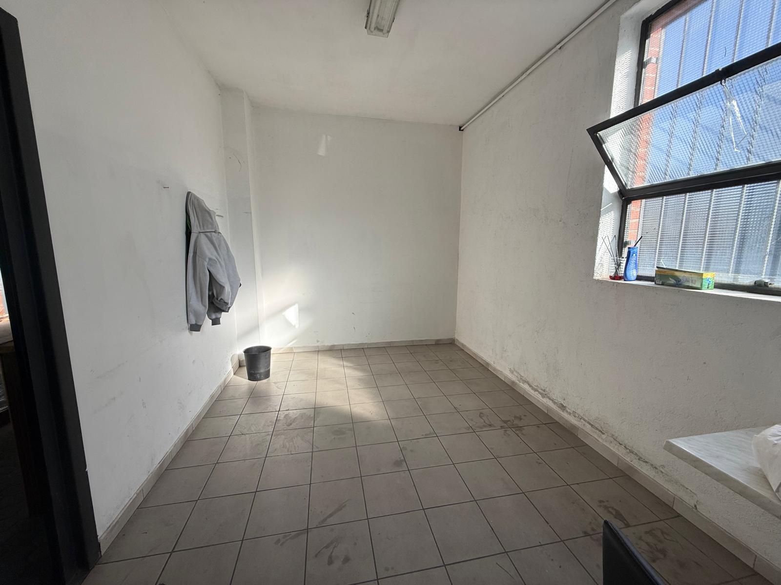 CAPANNONE INDUSTRIALE / ARTIGIANALE – 652 MQ CON AREA ESTERNA